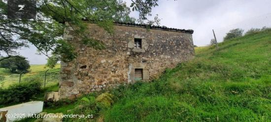 VENTA DE  CABAÑA PASIEGA EN TEZANOS - CANTABRIA