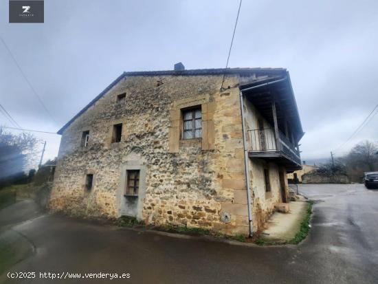 AMPLIA CASA DE PUEBLO EN VILLACARRIEDO - CANTABRIA