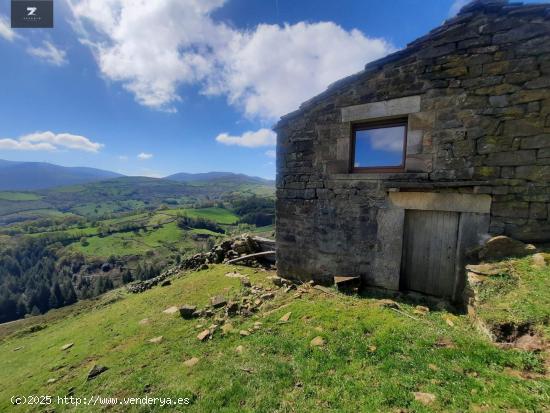 CABAÑA PASIEGA EN SAN PEDRO DEL ROMERAL - CANTABRIA