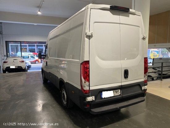 Iveco Daily Furgón 35S12 V 3520L H2 12.0 120cv - GARANTIA MECANICA - Barcelona