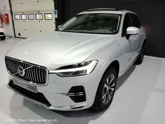 Volvo XC-60 2.0 T6 AWD Recharge Inscription Auto - 