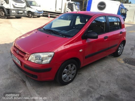 Hyundai Getz GETZ 1.1 GASOLINA de 2004 con 175.923 Km por 1.800 EUR. en Barcelona