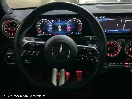 Mercedes CLA 200 - 