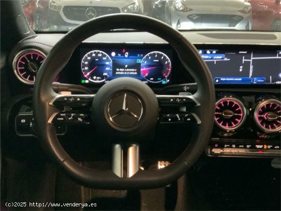 Mercedes CLA 200 - 