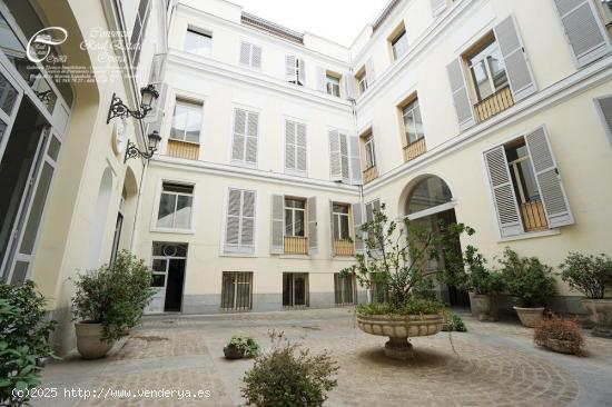 Apartamento de dos dormitorios en  PALACIO DEL MARQUÉS DE ESCALONA Y DE BORNOS - MADRID