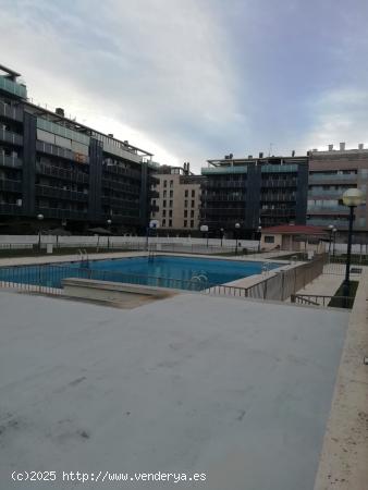  Apartamento CON PISICINA y garaje  en Los Olivos - HUESCA 