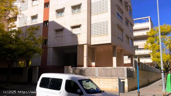 !!!! AMPLIO GARAJE Y TRASTERO JUNTO PARADA TRAM HOSPITAL ¡¡¡¡ - ALICANTE