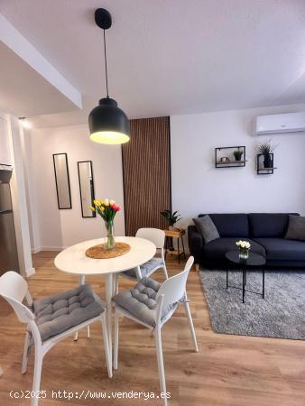 Exclusivo 2 dormitorios y 1 baño apartamento con reforma y piscina, 400 m. de la playa - ALICANTE