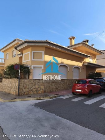 Chalet en venta en Simat de la Valldigna (Valencia)