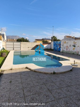 Chalet en venta en Simat de la Valldigna (Valencia)