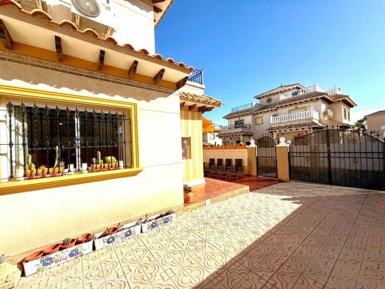 Chalet en venta en Orihuela (Alicante)