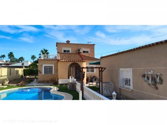  Villa en venta en Torrevieja (Alicante) 