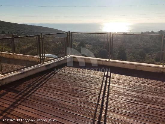 Chalet Adosado En Peñíscola Con Terraza, Garaje y Zonas Comunes Con Piscina - CASTELLON