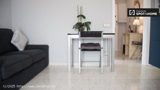 Acogedora habitación en apartamento de 3 dormitorios en Horta-Guinardó - BARCELONA