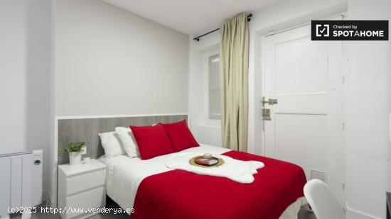 Acogedora habitación en apartamento de 9 dormitorios en Rios Rosas - MADRID