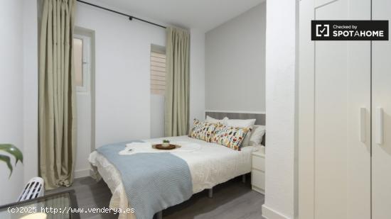 Elegante habitación en apartamento de 9 dormitorios en Ríos Rosas - MADRID