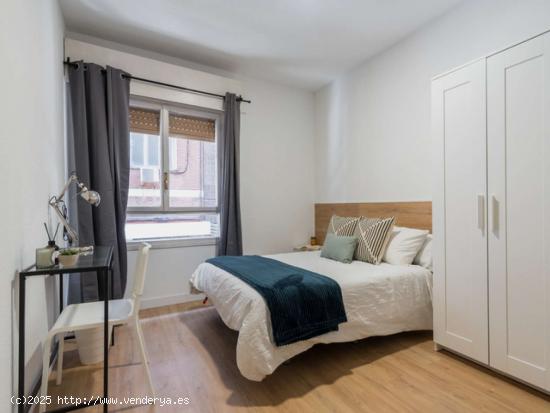  Habitaciones en apartamento de 7 dormitorios en Argüelles - MADRID 