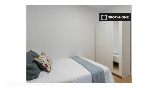 Habitaciones en apartamento de 7 dormitorios en Argüelles - MADRID