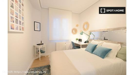 Se alquila habitación en piso de 3 dormitorios en Bilbao - VIZCAYA