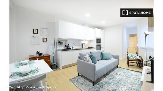 Se alquila habitación en piso de 3 dormitorios en Bilbao - VIZCAYA