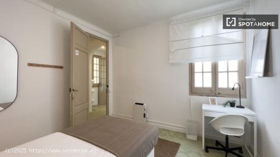 Alquiler de habitaciones en apartamento de 4 dormitorios en Fort Pienc - BARCELONA