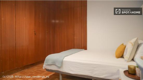 Alquiler de habitaciones en apartamento de 7 dormitorios en Cuatro Caminos - MADRID