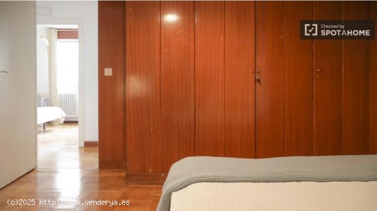 Alquiler de habitaciones en apartamento de 7 dormitorios en Cuatro Caminos - MADRID