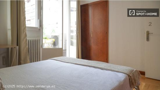 Alquiler de habitaciones en apartamento de 7 dormitorios en Cuatro Caminos - MADRID