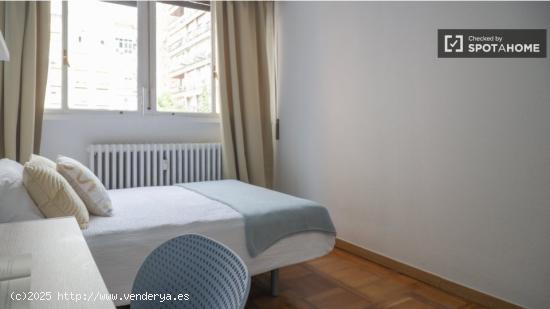 Alquiler de habitaciones en apartamento de 7 dormitorios en Cuatro Caminos - MADRID