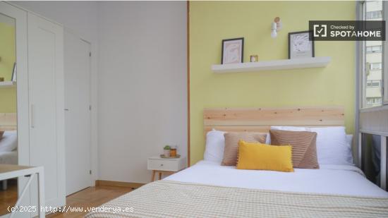 Alquiler de habitaciones en apartamento de 7 dormitorios en Cuatro Caminos - MADRID