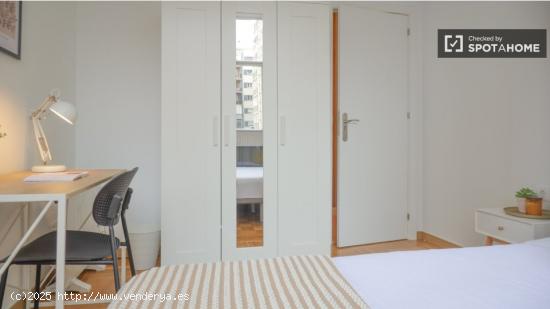 Alquiler de habitaciones en apartamento de 7 dormitorios en Cuatro Caminos - MADRID