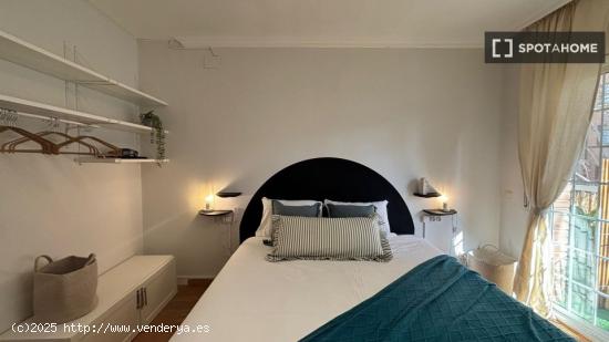 Habitación en piso compartido en barcelona. - BARCELONA