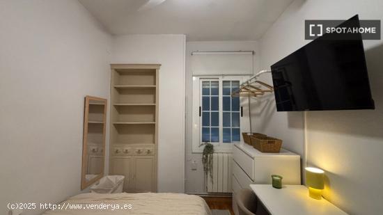 Habitación en piso compartido en barcelona. - BARCELONA