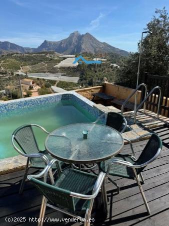 Chalet con LICENCIA TURÍSTICA a la venta en Urbanización Almedia, Callosa d'en Sarrià - ALICANTE