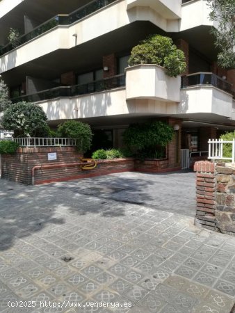 garaje cerrado en venta  en Barcelona - Barcelona