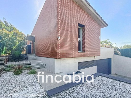 Unifamiliar aislada en venta  en Sils - Girona