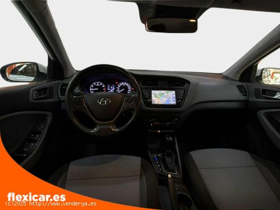 Hyundai i20 1.0 TGDI 74kW (100CV) Tecno DCT - Esplugues de Llobregat