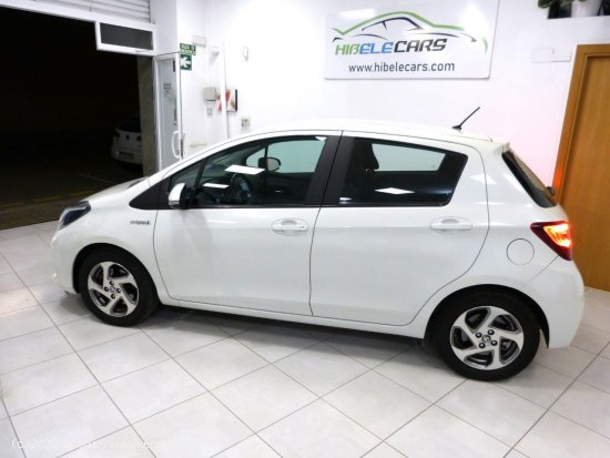 Toyota Yaris 1.5 HYBRID ACTIVE - Montcada i Reixach