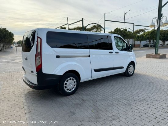 Ford Transit Custom AUTOMATICA 9 PLAZAS 310 L2 MODELO TREN. CERTIFICADO DE KILOMETROS Y CARROCERIA -