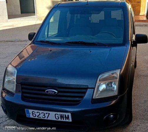  Ford Tourneo Connect 1.8 CDi Trend de 2010 con 280.000 Km por 4.999 EUR. en Albacete 