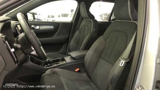 Volvo XC40 Plus, B3 Mild Hybrid, Gasolina, Dark de 2024 con 10 Km por 42.000 EUR. en Pontevedra