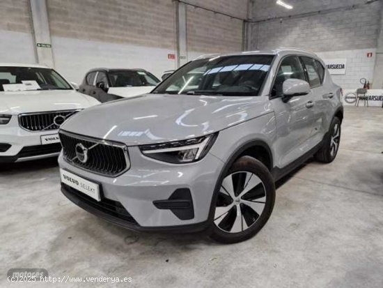 Volvo XC40 Core, T2 Automatica Microhibrido, Gasolina de 2023 con 12.000 Km por 31.900 EUR. en Navar