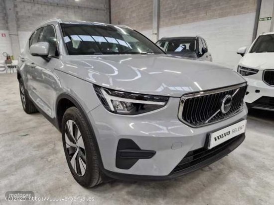 Volvo XC40 Core, T2 Automatica Microhibrido, Gasolina de 2023 con 12.000 Km por 31.900 EUR. en Navar