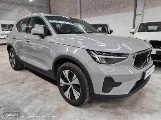 Volvo XC40 Core, T2 Automatica Microhibrido, Gasolina de 2023 con 12.000 Km por 31.900 EUR. en Navar