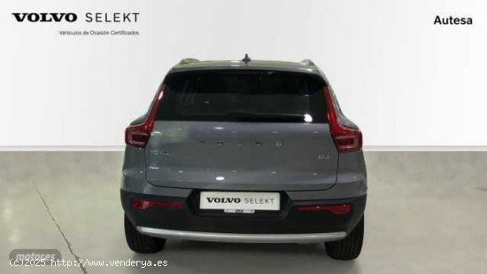 Volvo XC40 Core, B3 Mild Hybrid, Gasolina de 2024 con 3.000 Km por 36.800 EUR. en Pontevedra