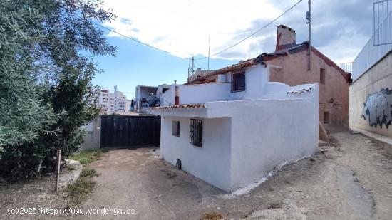 ¡PARCELA EN SUELO URBANIZABLE, DENTRO DE UN PLAN PARCIAL EN VILLAJOYOSA! - ALICANTE