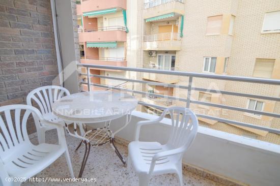 Se vende piso de 2 dormitorios, todo exterior, SUR, a 150m de la playa del Cura en Torrevieja - ALIC