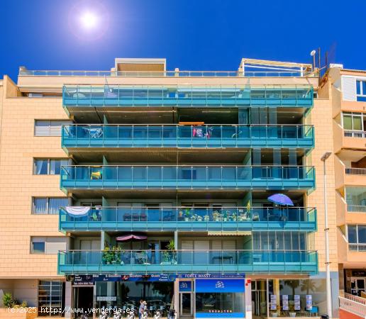 Atico con vistas frontales al mar! Con solarium privado - ALICANTE