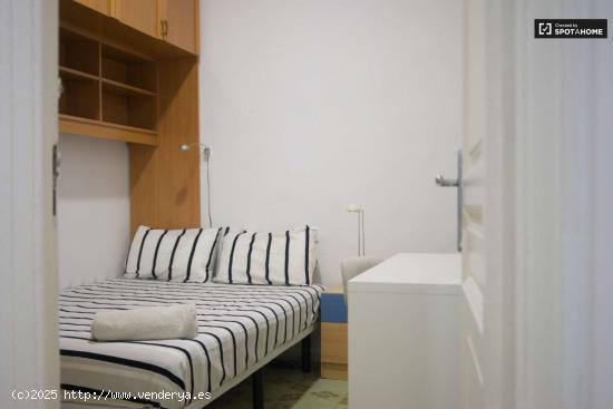  Acogedora habitación con cama individual en alquiler en Eixample - BARCELONA 