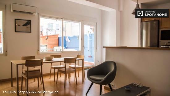 Luminoso apartamento de 2 dormitorios con terraza en alquiler en L'Eixample - VALENCIA